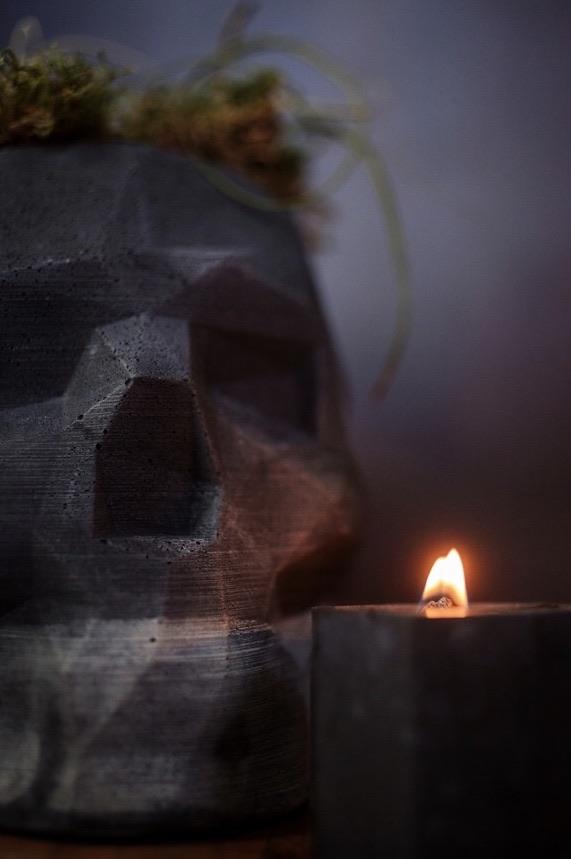 Crackling Candles - Grey Shed