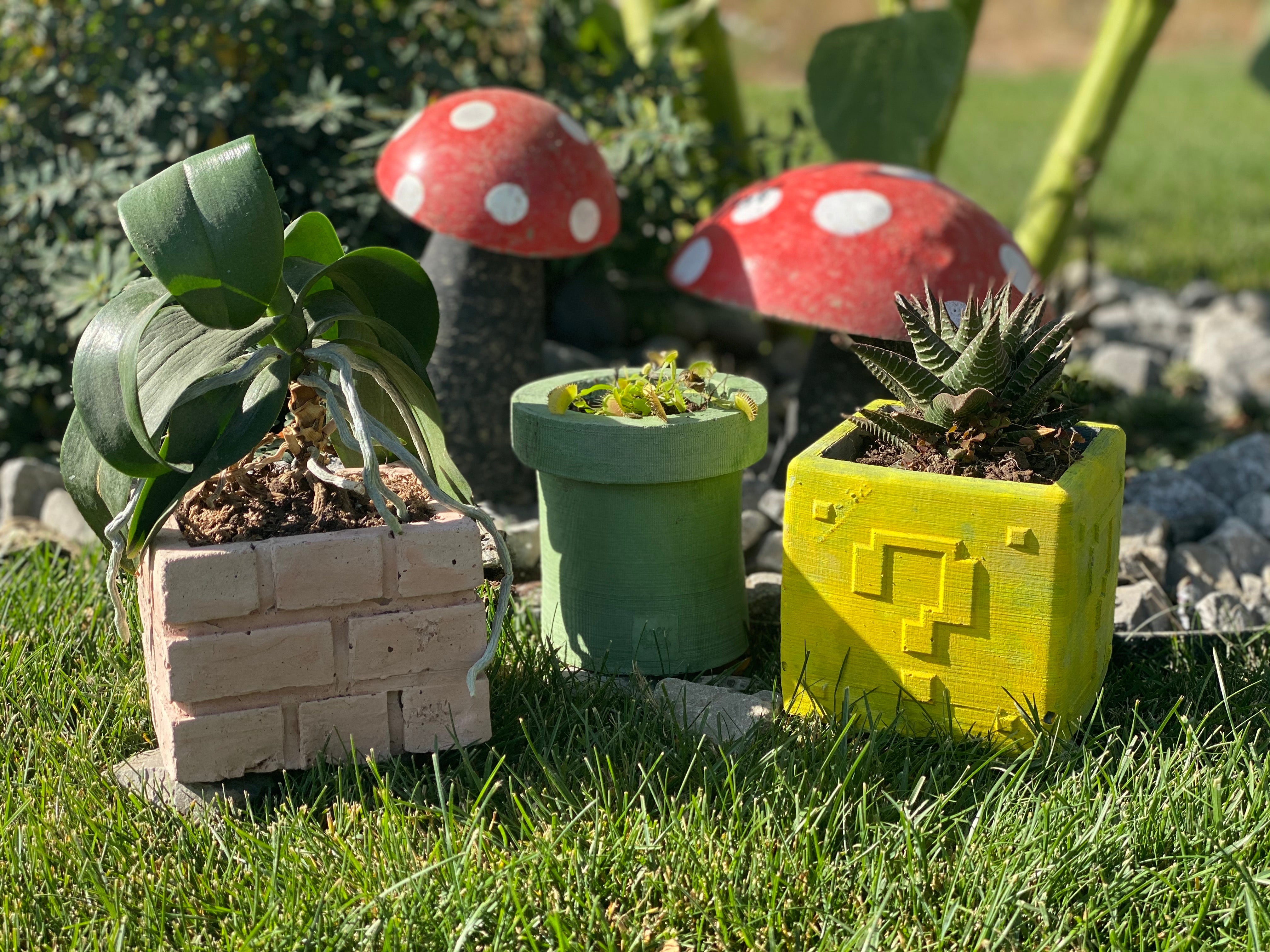 Little plumber planters