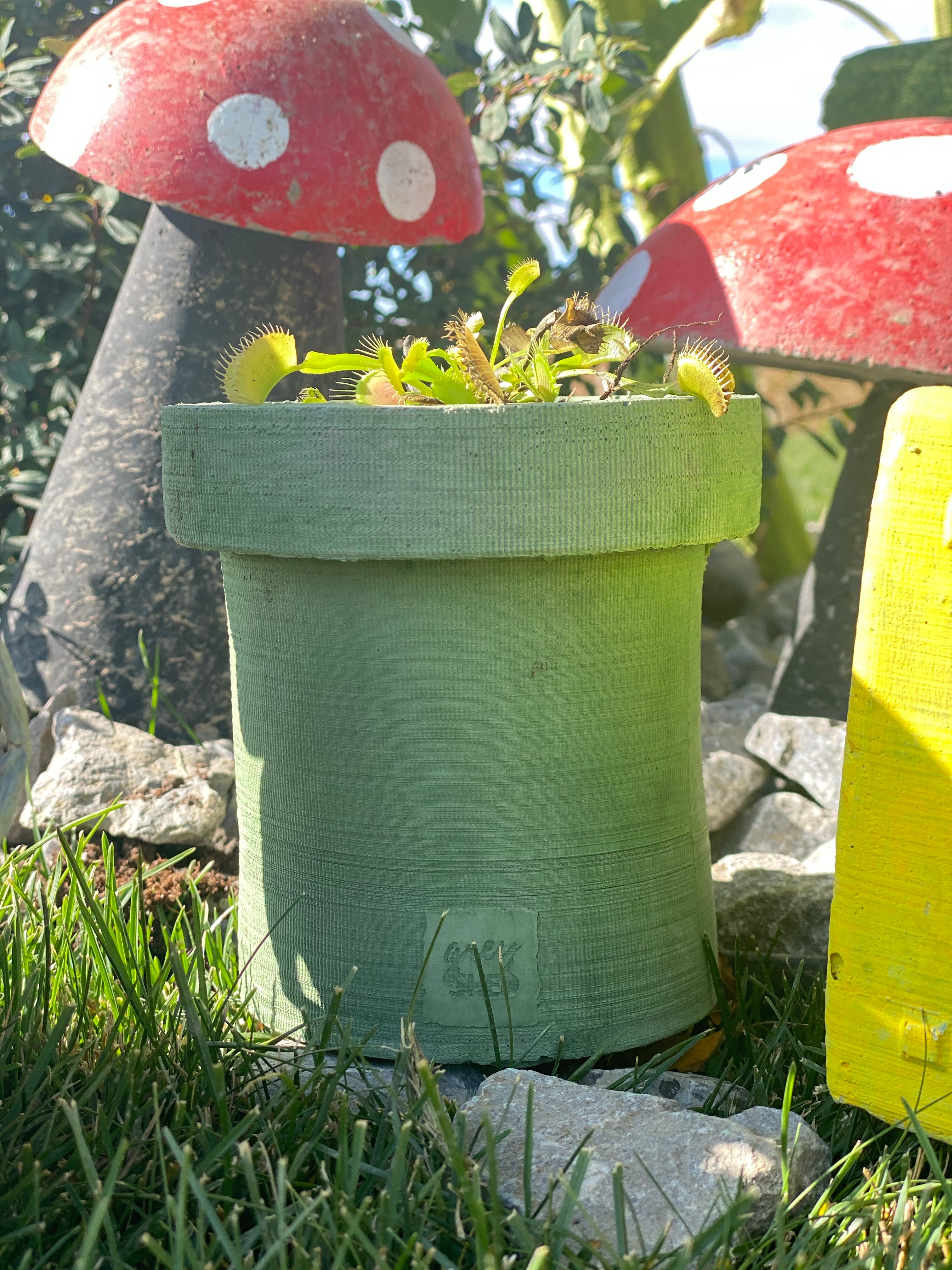 Little plumber planters