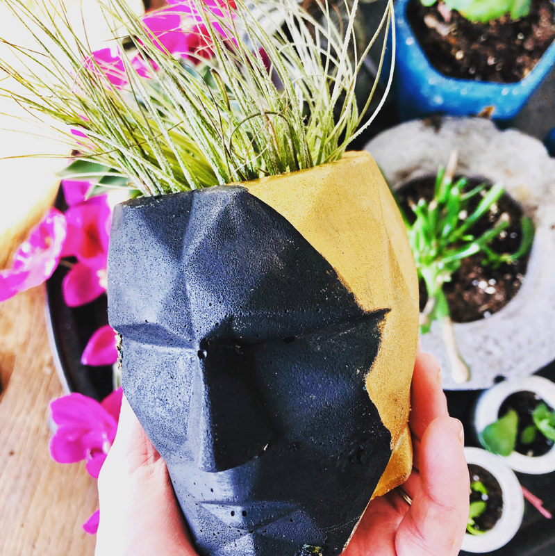 The Sven Concrete Planter