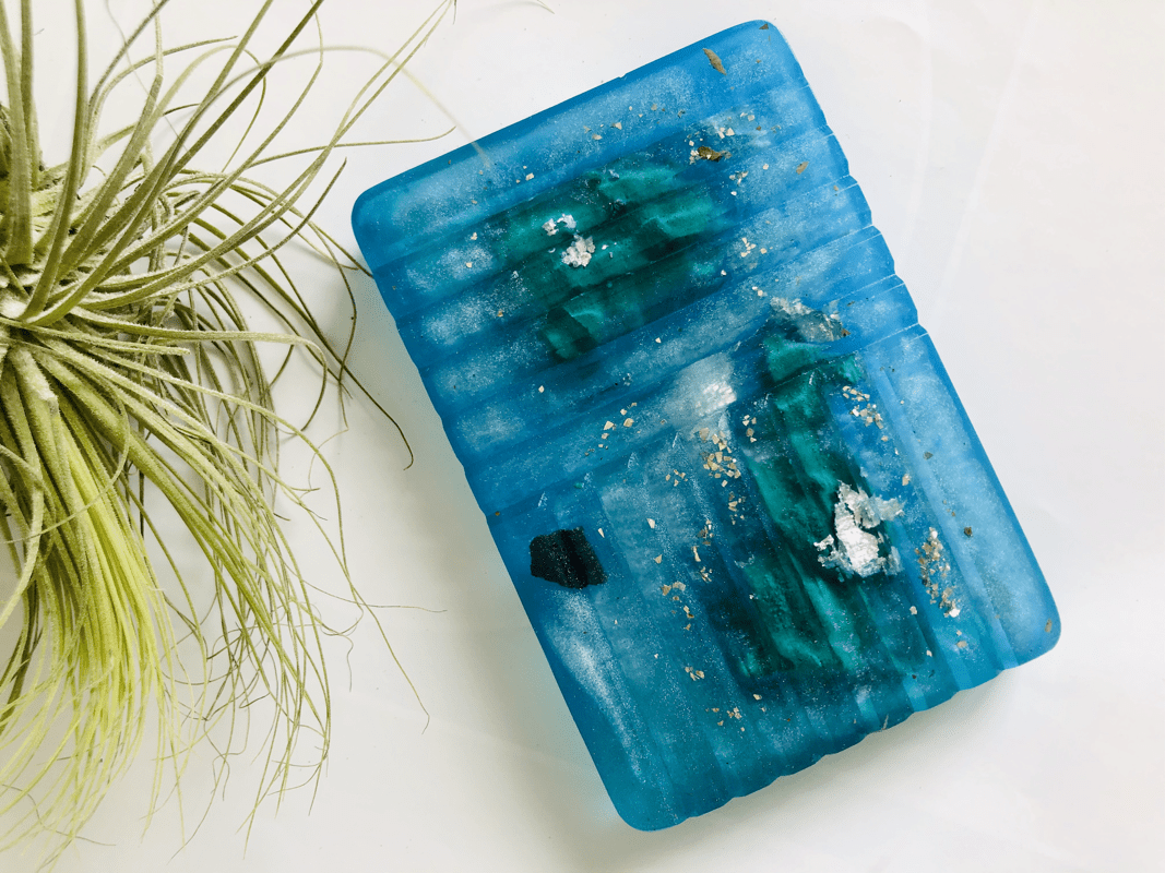 Epoxy resin and concrete soap tray